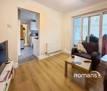 1 bedroom in a house share to rent - Photo 2