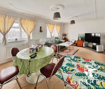Salisbury Road, Grays, RM17 - Photo 1