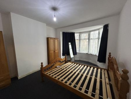 3 bedroom terraced house to rent - Photo 4