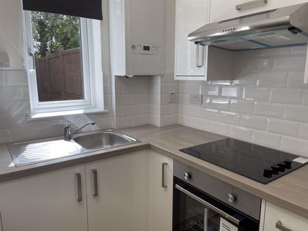 Saxby Close, Worle, Weston Super Mare - Photo 2