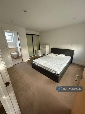 4 bedroom detached house to rent - Photo 4