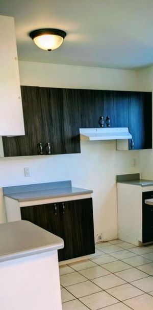 5 ½ STYLE CONDO – Val-Bélair –Disponible maintenant - Photo 1