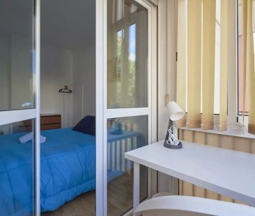 Rooms for rent in 3-bedroom apartment in Campo Pequeno - Photo 4