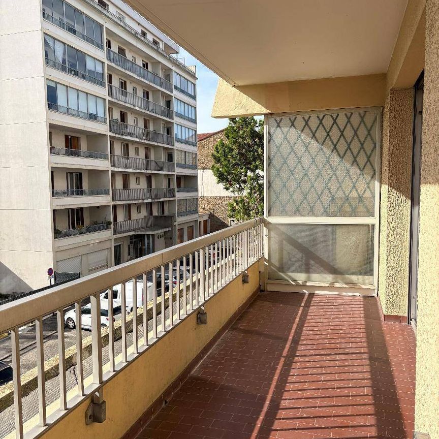 Location appartement rénové 1 pièce 30.8 m² à Romans-sur-Isère (26100) - Photo 1