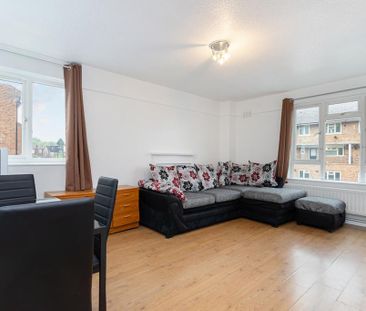 3 bedroom flat to rent - Photo 1