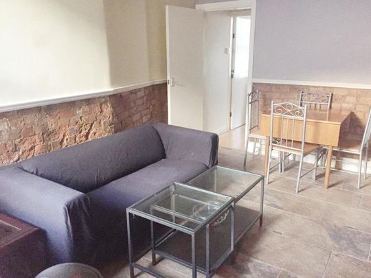 4 bedroom terraced house to rent - Photo 1