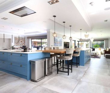 An exceptional Beaconsfield residence offering expansive, family lu... - Photo 4