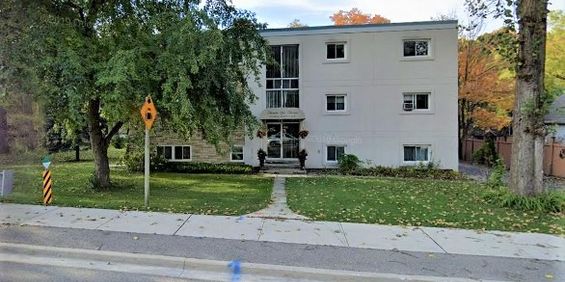 Recently Renovated 1 Bedroom Unit - Photo 3