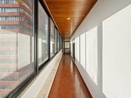 3 room luxury Apartment for rent in Quinta das Palmeiras (Oeiras e Sao Juliao Barra) - Photo 2