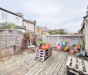 5 bedroom terraced house to rent - Photo 1