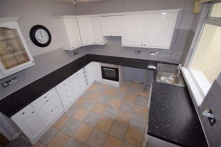 2 bedroom terraced house to rent - Photo 4