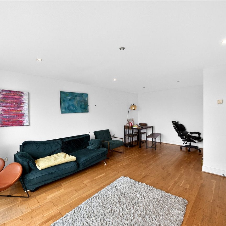 Wards Wharf Approach, London, E16 2EY - Photo 1