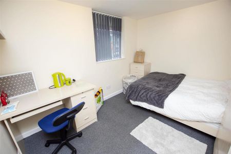 6 bedroom house to rent - Photo 2