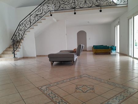 LA POSSESSION - Maison T5/T6 avec piscine - Photo 2