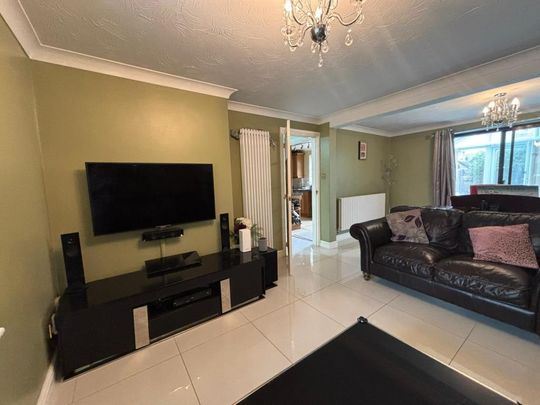 4 bedroom detached house to rent - Photo 1
