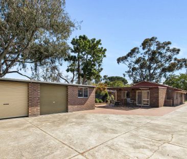 Spacious Family Home - Photo 3