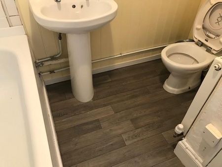 3 bedroom terraced house to rent - Photo 4