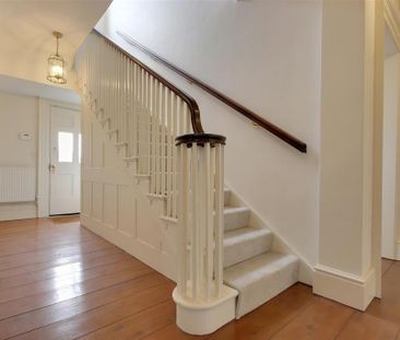 4 bedroom detached house to rent - Photo 2