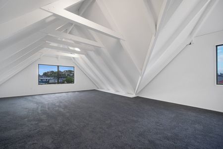 Fully Renovated 8 Room House for Rent in Manurewa - Photo 5