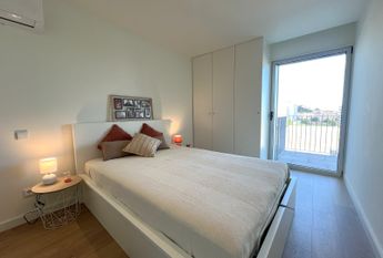 Apartamento T1 para Arrendamento com Varanda e Lugar de Estacionamento em Paranhos