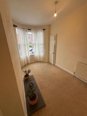 2 bedroom end of terrace house to rent - Photo 1
