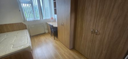 3 Bed - Flat 3 203 Belle Vue Road, Headingley, Leeds - LS3 1HG - Student - Photo 5