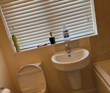 Room in a Shared House, Egbert Street, M40 - Photo 6