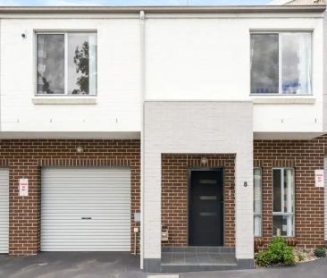 “Well Presented 4 Bedroom Townhouse Close to Blacktown CBD!” - Photo 2