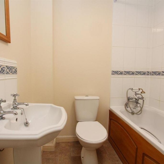 2 bedroom terraced house to rent - Photo 1