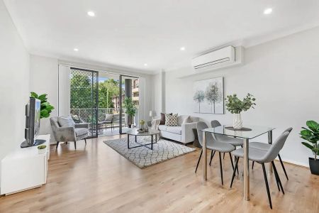 “Well Presented Two Bedroom Apartment In Sought After Location!” - Photo 2