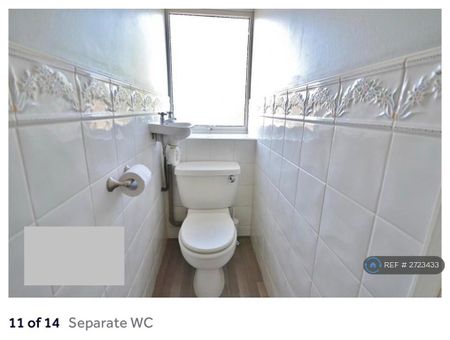 3 bedroom maisonette to rent - Photo 2