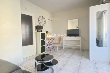 SAINT MANDRIER - PIN ROLLAND, JOLI STUDIO MEUBLE - Photo 4