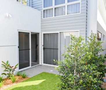 Luxury Beachside home with plunge pool & premium finishes - Photo 6