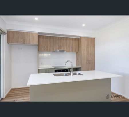 23 Avondale Circuit, Deebing Heights, Qld 4306 - Photo 2
