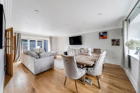 4 bedroom property to rent - Photo 4