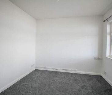 2 bedroom semi-detached house to rent - Photo 2