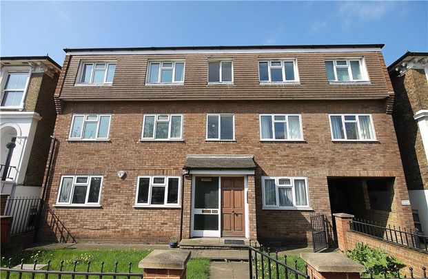 Cambridge Road North, London, W4 4AA - Photo 1