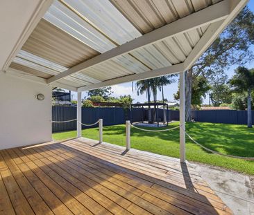 Spacious Single-Level Family Cottage Opposite School & Walk to Broa... - Photo 6