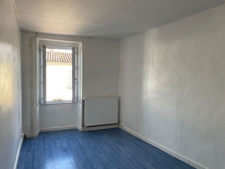 Location maison 4 pièces, 80.00m², Fontenay-le-Comte - Photo 5