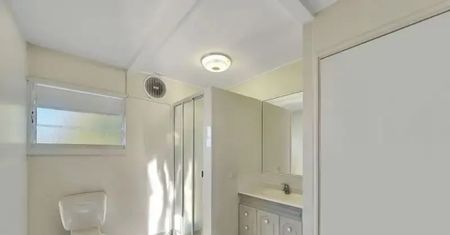 Neat and Comfortable Family Home in a Convenient Location - Photo 3