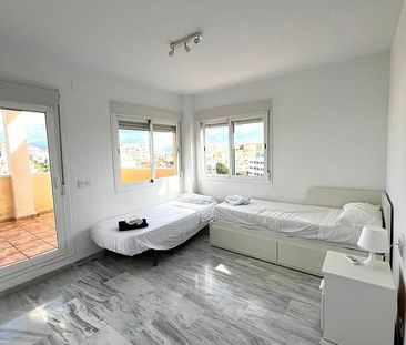 Ático de alquiler en Puerto de Estepona - Photo 3