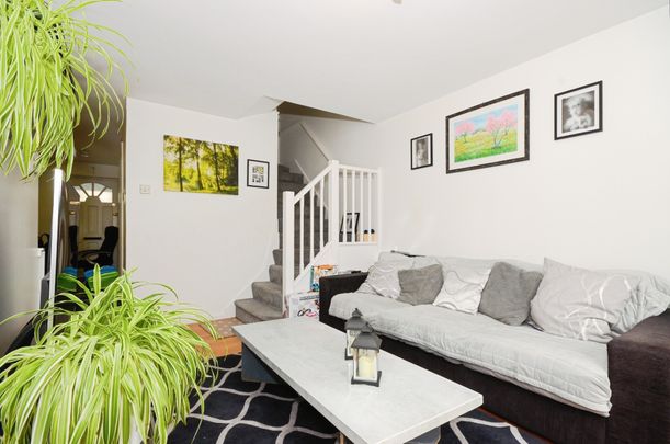 Premium 3-Bed End-of-Terrace Home | Garden, Garage, & Modern Finishes, Northolt - Photo 1