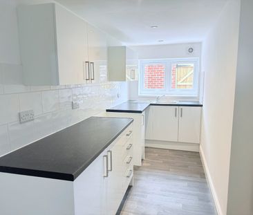 2 Bed Terraced House, Ward St, M40 - Photo 4