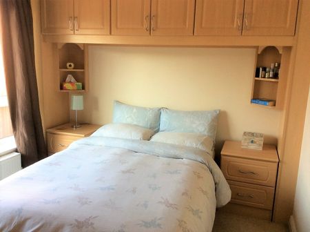 Two Bedroom Ground Floor Apartment with Stunning Riverside Views to Rent in Deeping St James - Photo 4