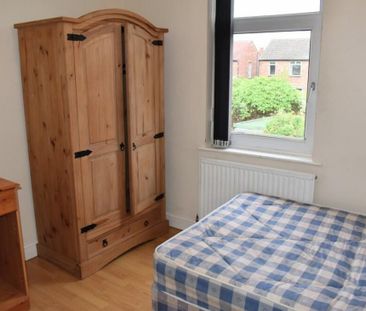 Room in a Shared House, Barnsfold Avenue Fallowfield, M14 - Photo 1