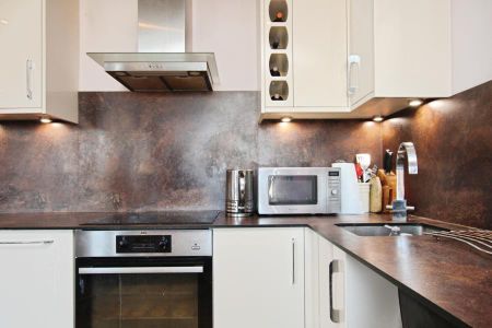 2 bedroom apartment to rent - Photo 2