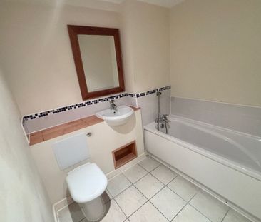 High Street - Photo 6