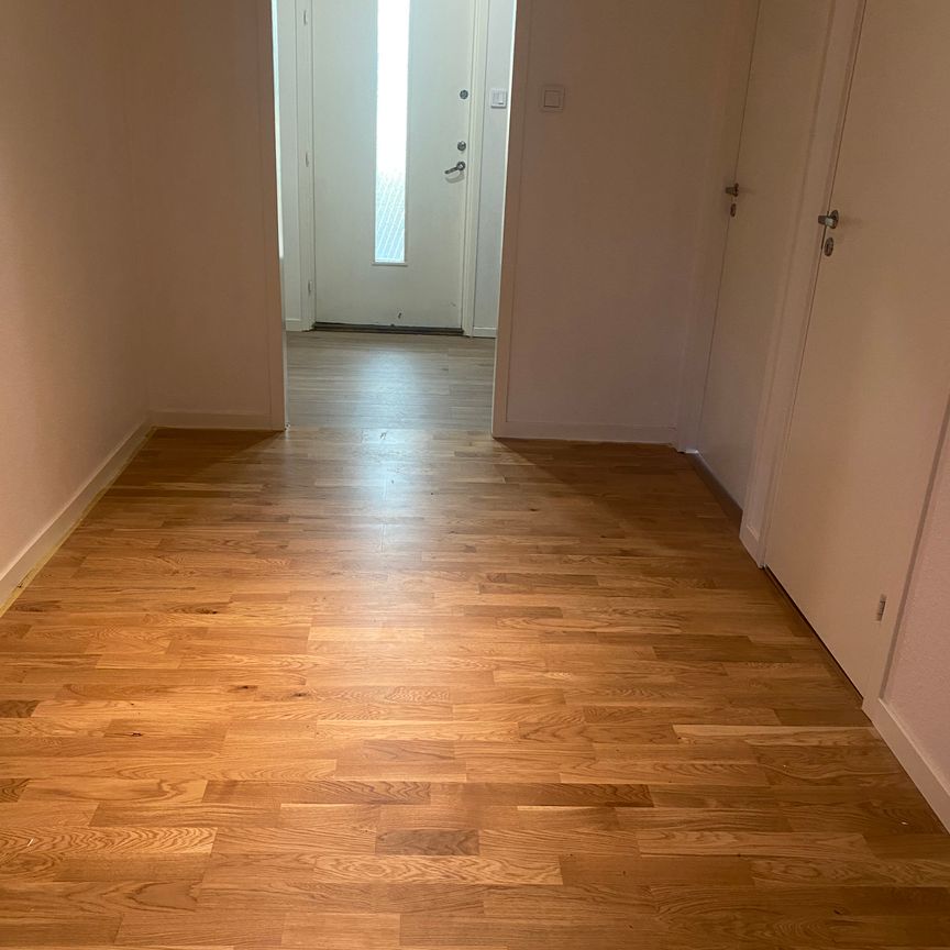 Ryavägen, Sollentuna - Foto 1