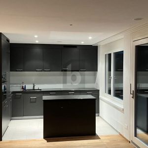 HOCHWERTIG UND STYLISCH MIT SONNIGEM SITZPLATZ! - Foto 2