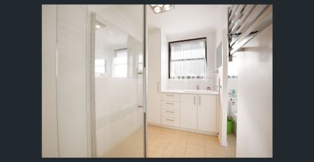 Three bedroom family home. - Photo 3